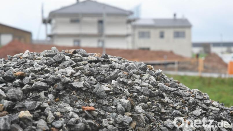 Wer ein Haus baut oder kauft, braucht mehr &quot;Schotter&quot; um sich den Immobilientraum zu erfüllen. Bild: Gabi Schönberger