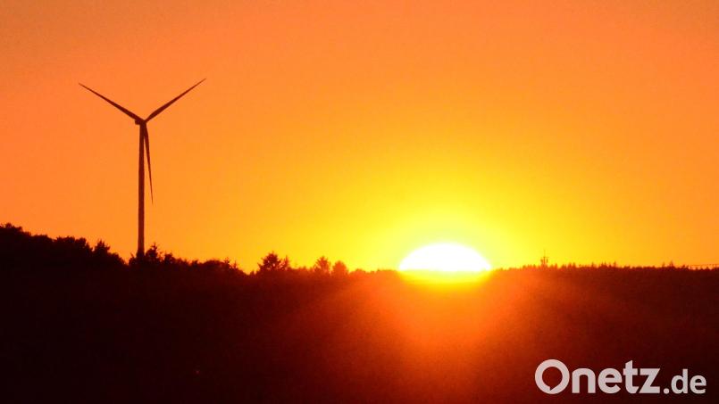 Die Stadt Oberviechtach setzt beim Energiekonzept auf einen Mix von Sonne, Wind und Wärmeverbundnetzen, um weniger von Öl und Gas abhängig zu sein. Symbolbild: Kunz