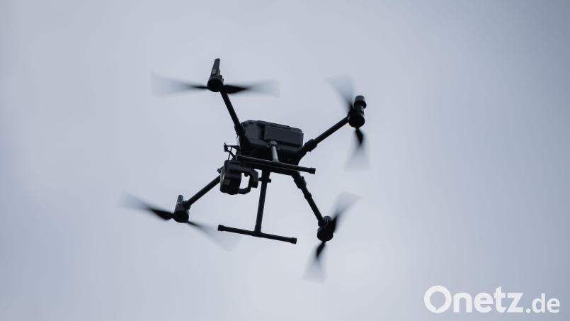 Wer eine Drohne fliegen lässt, sollte sich vorher genau erkundigen, ob er sich in einer Flugverbotszone befindet. Damit er nicht ähnliche Erfahrungen macht wie ein junger Mann in Amberg. Bild: Christoph Soeder