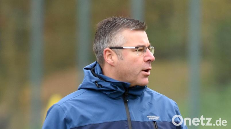 Thorsten Meier bleibt auch in der kommenden Saison Trainer des TSV Waldershof. Archivbild: Gebert