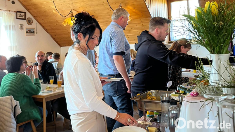 Die Feuerwehr Gösselsdorf veranstaltete zum ersten Mal einen Brunch. Bild: Sporrer/exb