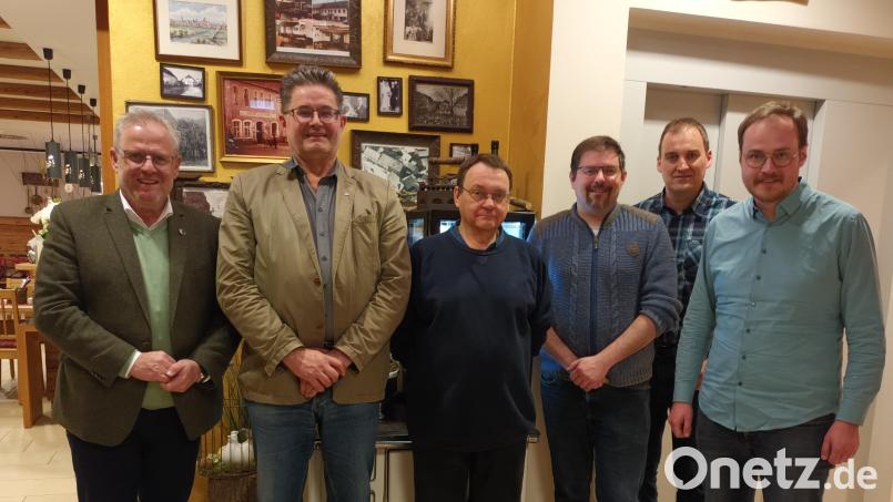 Thomas J.W. Schmid ist neuer Vorsitzender des Arbeitskreises. Das Bild zeigt (von links) Andreas Feller, Thomas J.W. Schmid, Ingo Simandi, Alexander Trinkmann, Michael Hösl und Tobias Ehrenfried. Bild: Schmid/exb