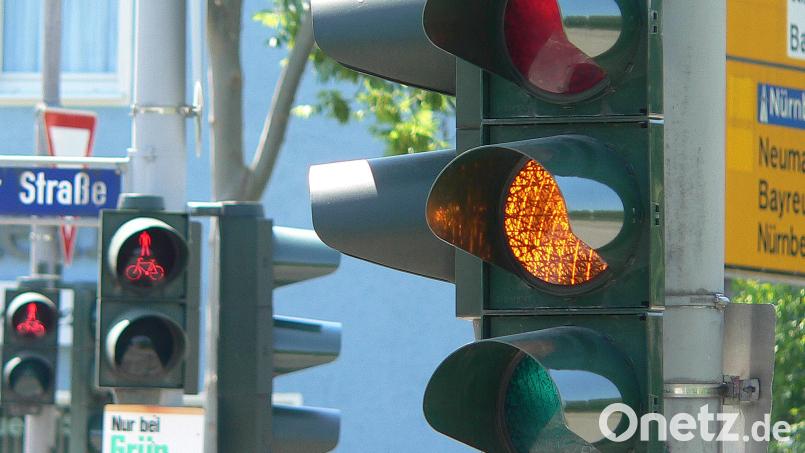An einer Ampel in Sulzbach-Rosenberg kam es zu einem Unfall. Symbolbild: Petra Hartl