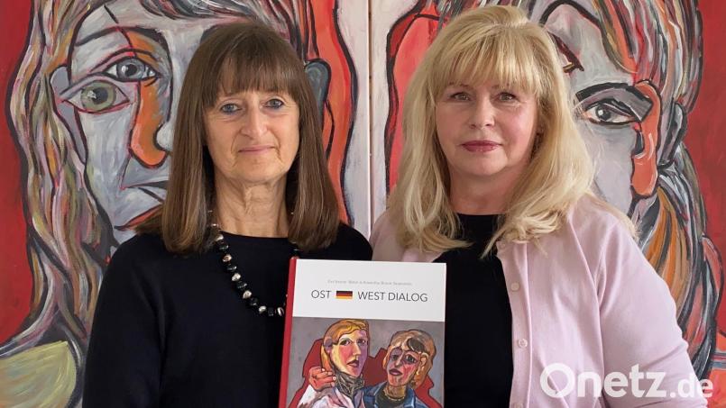 Drei Jahre später als geplant stellen Evi Steiner-Böhm (links) und Roswitha Braun-Sauerstein (rechts) das Ergebnis ihrer Zusammenarbeit vor. Bild: Steiner-Böhm/Braun-Sauerstein/exb