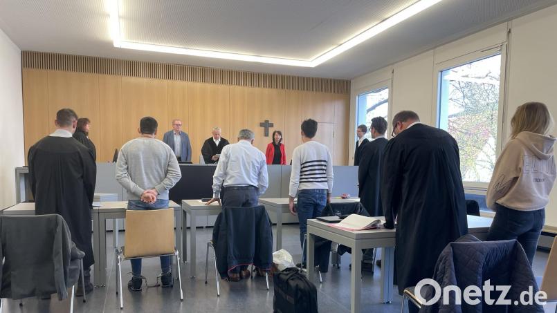 Urteil im Schleuserprozess: Der Rädelsführer des Trios muss ins Gefängnis, die zwei weiteren Angeklagten kommen mit einer Bewährungsstrafe davon. Bild: kle