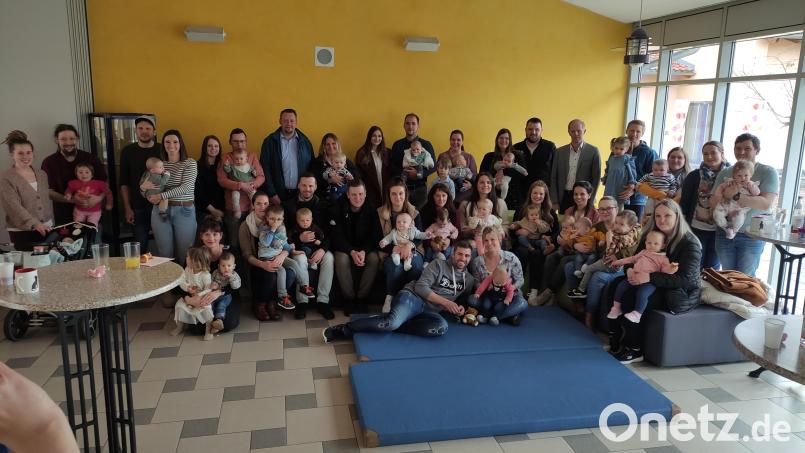 Zur "Babyparty" wurden die Familien mit neugeborenen Babys aus dem Markt Wernberg-Köblitz eingeladen. Bild: Markt Wernberg-Köblitz/exb
