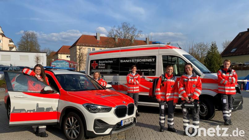 Die neuen Einsatzkräfte der Bereitschaft 1 des BRK, (von links) Marina Schart, Silke Storch, Nico Seifert, Annika Luig, Lilly Storch und Richard Römmich, berichten von ihrer Ausbildung. Bild: Stoffregen/BRK