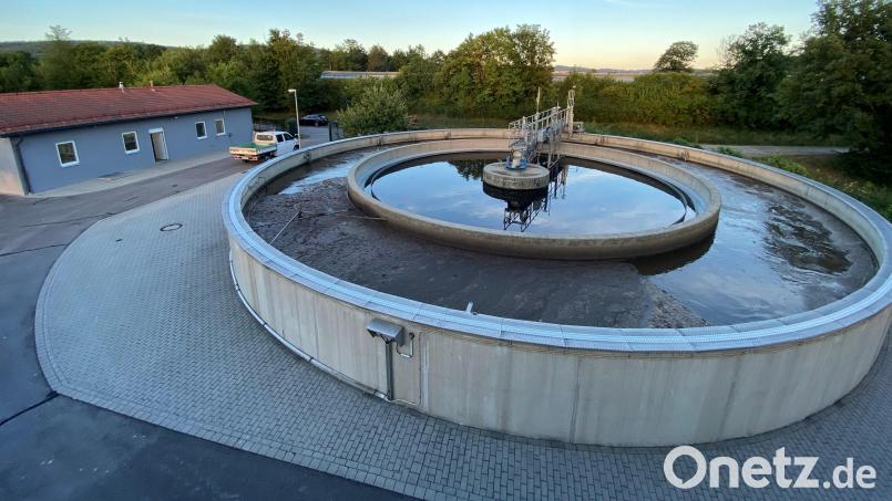 In eine neue Fällmittelstation für die Kläranlage Wölsendorf investiert der Abwasserzweckverband. Auf den Dachflächen soll außerdem eine PV-Anlage installiert werden. Bild: Prechtl/exb