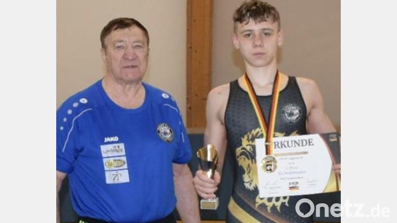 Trainer Peter Leifridt (links) und der Deutsche Meister Ilja Serebrennikov. Bild: exb
