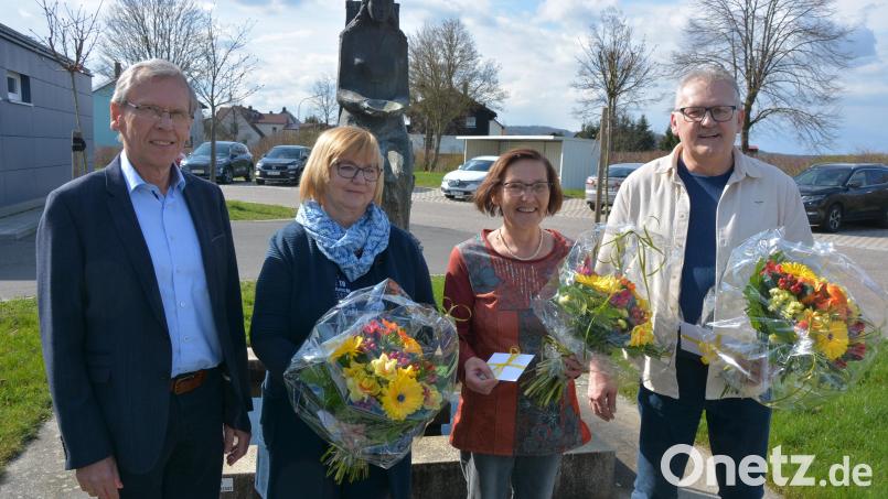 Drei langjährige Beschäftigte verabschiedeten die Stiftlandwerkstätten St. Elisabeth der Katholischen Jugendfürsorge (KJF). Im Bild (von links) Einrichtungsleiter Dr. Karl G. Kick, Margitta Fröhlich, Hannelore Bodenschatz und Küchenmeister Konrad Maierhöfer. Bild: jr