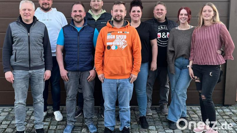 Die neue Vorstandschaft der Interessengemeinschaft Faschingszug. Von links: Bürgermeister und Beisitzer Jürgen Kürzinger, Patrick Gläser (2. Vorstand), Robert Lindner (1. Vorstand), Daniel Findling (Beisitzer), Heiko Steininger (Kasse), Maria Müller (Kassenprüfer), Timo Müller (Beisitzer), Michelle Kellner (Kassenprüfer) und Sabrina Kohl (Schriftführer). Bild: exb; IG Faschingszug, Robert Lindner