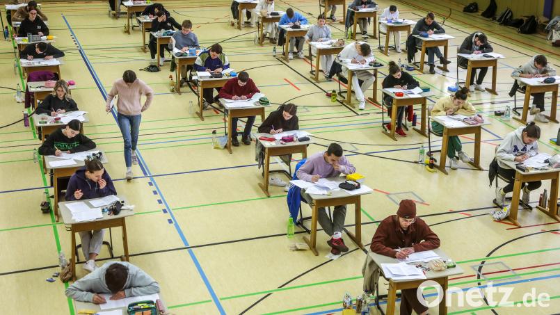 Das Deutsch-Abitur markiert seit vielen Jahren den Beginn der schriftlichen Abiturprüfungen. Dieses Jahr wollen beispielsweise 37 Schüler des Erasmus-Gymnasiums die letzte Hürde ihrer Schullaufbahn überspringen. Bild: Wolfgang Steinbacher