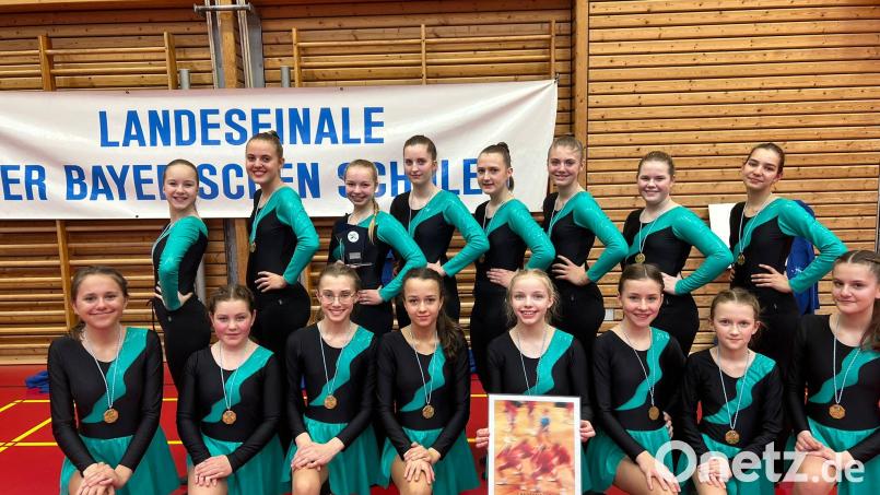 Beim Landesentscheid der bayerischen Schulen im Tanz sind die Mädchen der Realschule der Zisterzienserinnen in Waldsassen wieder Bayern-Meister geworden. Bild: Martina Kick-Wittmann/exb