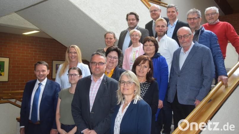 Die Vertreter des Bayerischen Lehrer- und Lehrerinnenverbandes besuchen zum Auftakt der Delegiertenkonferenz die Stadt Weiden. Bild: fz