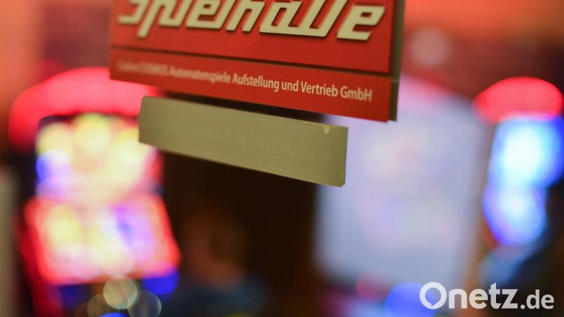 In einer Amberger Spielhalle kam es zu einem Polizeieinsatz. Ein 43-Jähriger hatte Drogen dabei. Symbolbild: Arne Dedert/dpa