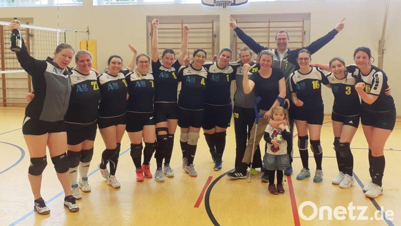 Den Volleyballdamen des TuS Neusorg ist der Aufstieg in die Bezirksliga gelungen. Bild: öt