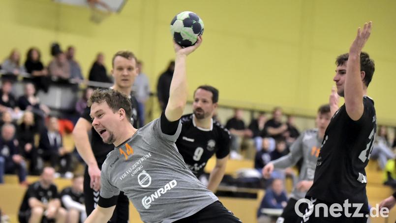 Florian Andersch (links) erzielte in seinem letzten Spiel für die HG Amberg vier Treffer. Archivbild: Hubert Ziegler