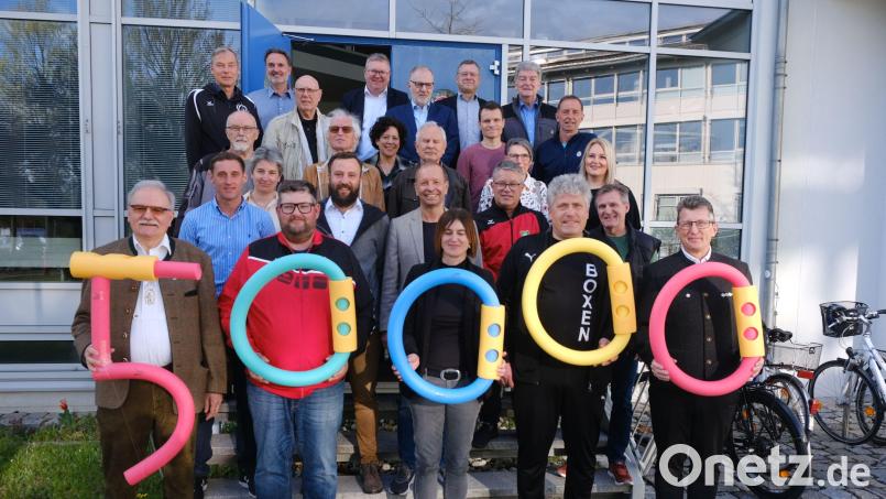 22 Amberger Sportvereine kommen erneut in den Genuss der Förderung durch die Stadtwerke in Höhe von 50.000 Euro. Zum neunten Mal schon schnürte das Kommunalunternehmen ein Förderpaket mit Marketingmaßnahmen in Kooperation mit dem Stadtverband für Sport. Bild: usc