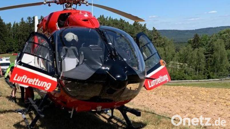 Der schwer verletzte Landwirt wurde mit dem Rettungshubschrauber in ein Klinikum geflogen. Symbolbild: Bergwacht Amberg/exb
