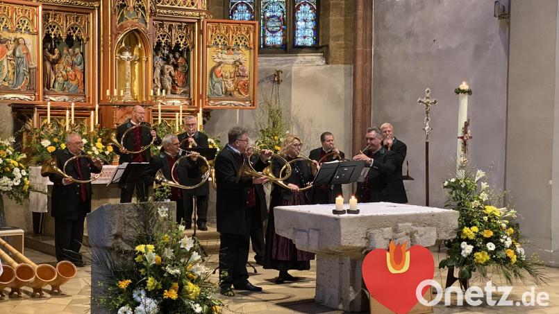 Das preisgekrönte Ensemble der Oberpfälzer Parforcehornbläser präsentierte unter der Leitung von Hubert Bäuml festliche Konzertstücke. Bild: aub