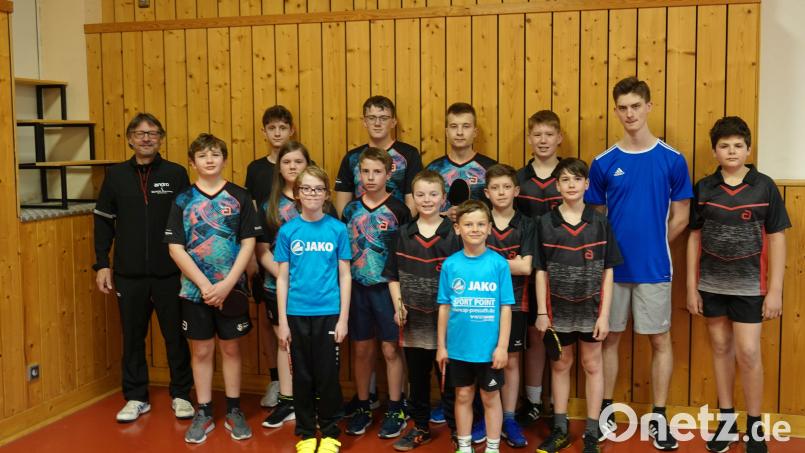 Das Junior Race -Tischtennisturnier beim SC Eschenbach (links Turnierleiter Manfred Kleber) war ein voller Erfolg. Bild: btb
