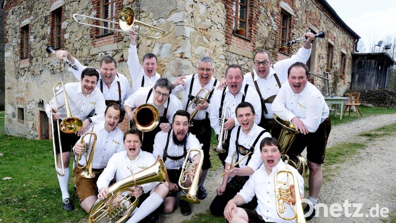 Seit 20 Jahren gibt es die Oberpfälzer Blechapostel. Zum Jubiläum gibt es ein großes Konzert. Bild: Oberpfälzer Blechapostel/exb