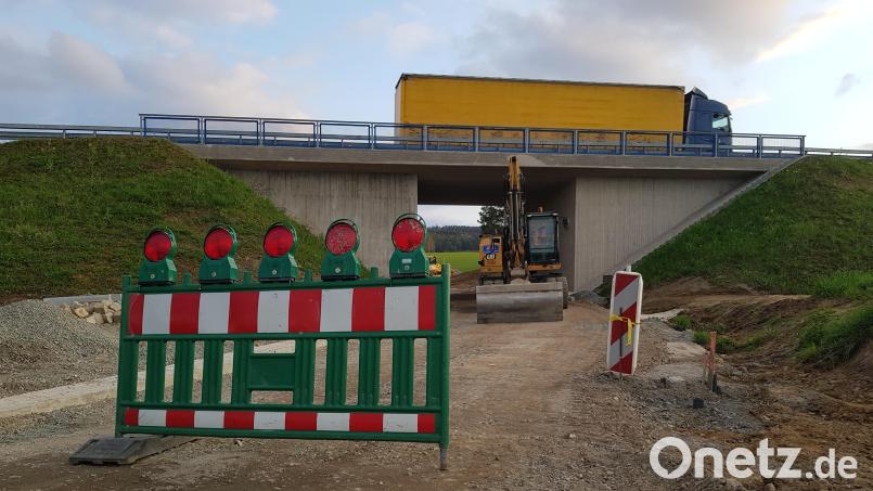 Noch ist der Kreinzlweg für Fußgänger und den Verkehr gesperrt, das soll sich in den nächsten Wochen ändern. Bild: wb