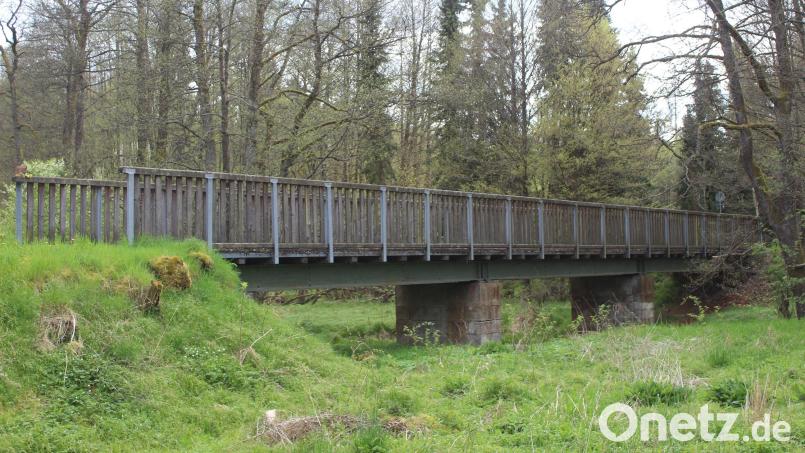 Den größten Bedarf einer Instandsetzung in der Gemeinde Ebnath hat die Radwegbrücke über die Gregnitz. Bild: soj