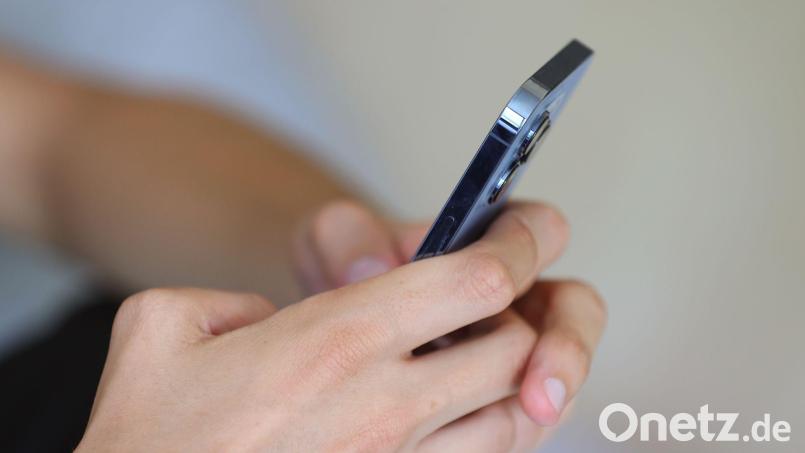Kinder werden schnell zu Tätern, wenn sie unbedarft pornographisches Material teilen. Der Anstieg der Kinderkriminalität ist unter anderem dadurch bedingt. Symbolbild: Karl-Josef Hildenbrand/dpa