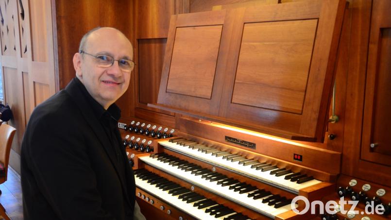 Der italienische Spitzenorganist Roberto Marini eröffnete den Reigen der Konzerte, Bild: Kunz