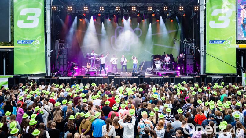 Auch die Bayern-3-Band wird in Marktredwitz für Stimmung sorgen. Archivbild: BR/Hans-Martin Kudlinski/exb