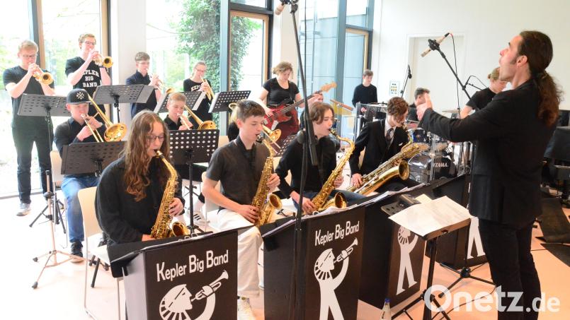 Die Kepler-Big-Band musiziert beim Weißwurst-Frühstück. Bild: Kunz