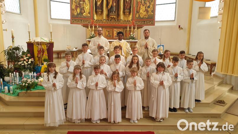 21 Kinder nahmen am Sonntag in Herz Jesu Rosenberg erstmals an der Kommunion teil. Bild: ric