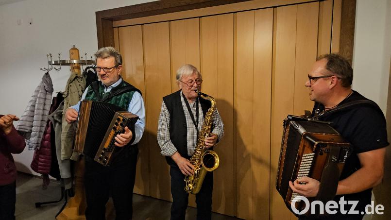Markus Brand, Willi Prechtl und Erwin Hornauer (von rechts) sorgten bei den Zuhörern für viel Freude. Bild: jzk