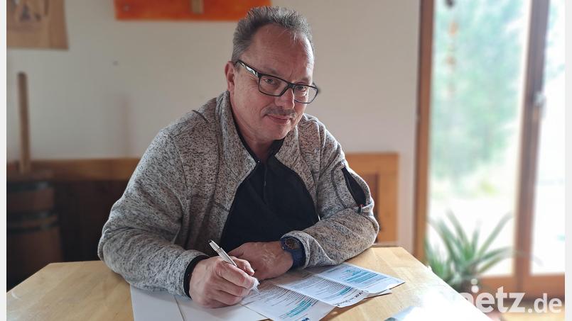 Alexander Pscherer ist Vorsitzender, Schriftführer und Kassier beim VdK-Ortsverband Mehlmeisel. Bild: gis