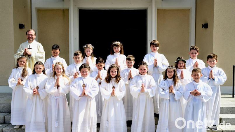18 Kinder empfingen in Schirmitz zum ersten Mal die Kommunion. Bild: Birgit Argauer/exb