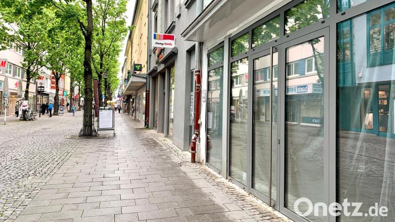 Rund 48 Leerstände im Bereich der Innenstadt in Weiden gibt es im Moment. Ein Konzept für den Einzelhandel soll dabei unterstützen, dass es in Zukunft eher weniger als mehr werden. Bild: Gabi Schönberger