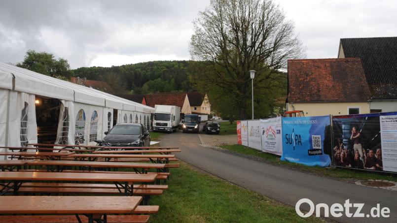 Der Zielbereich des Landkreislaufs in Kirchenreinbach liegt direkt neben dem Festzelt. Bild: Andreas Brückmann