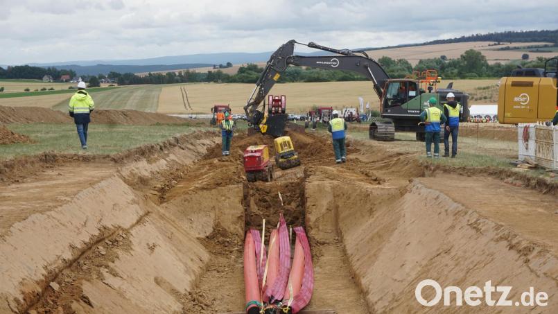 Das Bild stammt von Testläufen für das Verlegen der speziellen Kabel mit einem Pflugverfahren. So ähnlich dürfte die Arbeit im ersten Schritt auch in der Oberpfalz aussehen. Allerdings kommt dann ein zweiter Schritt hinzu. Archivbild: Tennet/exb