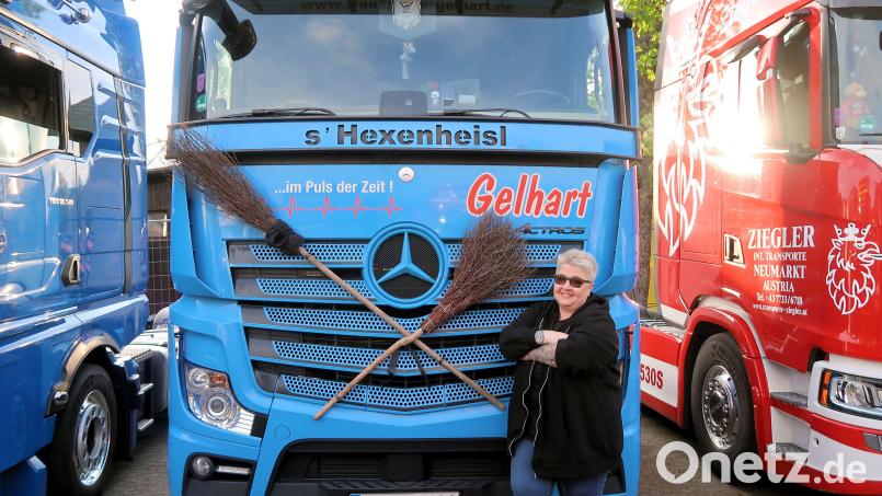 Michaela Niedermeier liebt ihren Beruf. Die 50-jährige Truckerin ist in ganz Europa unterwegs. Bei großen Touren ist ihr „Hexenhäusl“ oft viele Tage ihr Zuhause. Bild: bsc