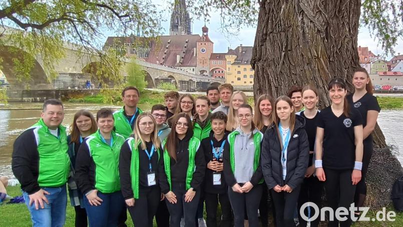 Die Turnerinnen und Turner der TSG-Aktiv in Regensburg. Bild: soj