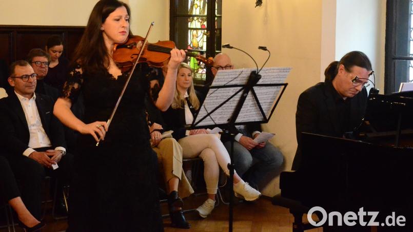 Emy Bernecoli und Elia Andrea Corazza spielen im Alten Rathaus Werke von Max Reger, Corazza und Ottorino Respighi. Bild: Kunz