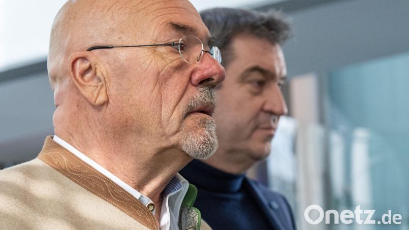 Markus Söder (rechts) und Wolfram Hatz, Präsident der Vereinigung der Bayerischen Wirtschaft. Bild: Peter Kneffel/dpa