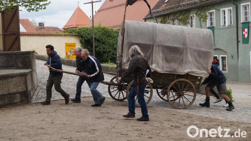 &quot;Die Hussiten kommen&quot;, heißt es im Festspiel, für das die Proben im Burghof angelaufen sind. Bild: wel