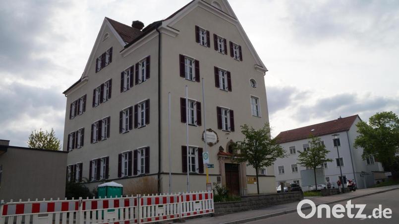 Die Sanierung des Gebäudes der Verwaltungsgemeinschaft bleibt noch Zukunftsmusik. Ursache: Die hohen Materialkosten. Die Außensanierung ist jedoch im Gange.