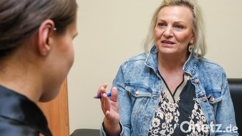 Bettina Rösler-Dolny (rechts) ist einer von drei Patientenfürsprechern, die es seit nun zehn Jahren am Klinikum St. Marien gibt. Bild: Wolfgang Steinbacher
