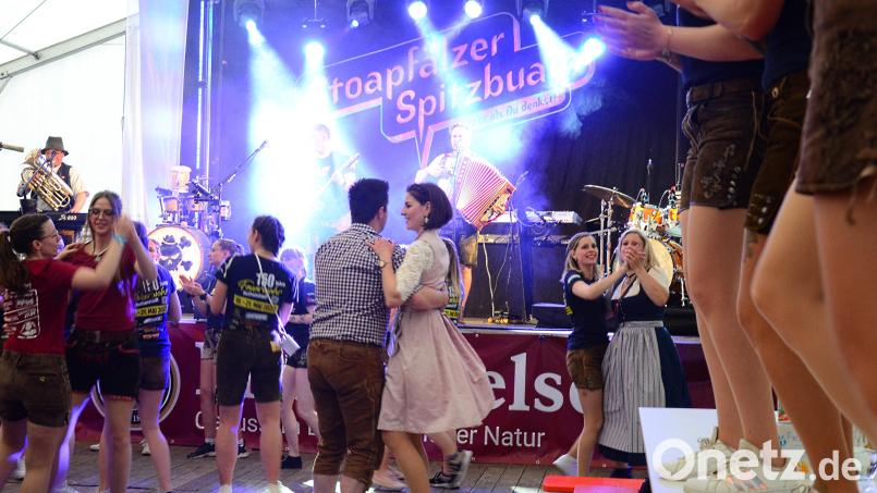 Am Abend spielten die &quot;Stoapfälzer Spitzbuam&quot; in Rothenstadt. Bild: Kunz