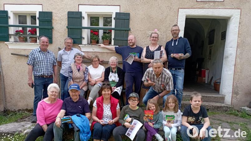 Der erste Schwung Besucher, der erfolgreich die Rallye absolvierte. Bild: wfe
