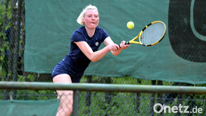 Gina Renner gewann ihr Einzel im Match-Tiebreak nach einem abgewehrten Matchball. Bild: Hubert Ziegler