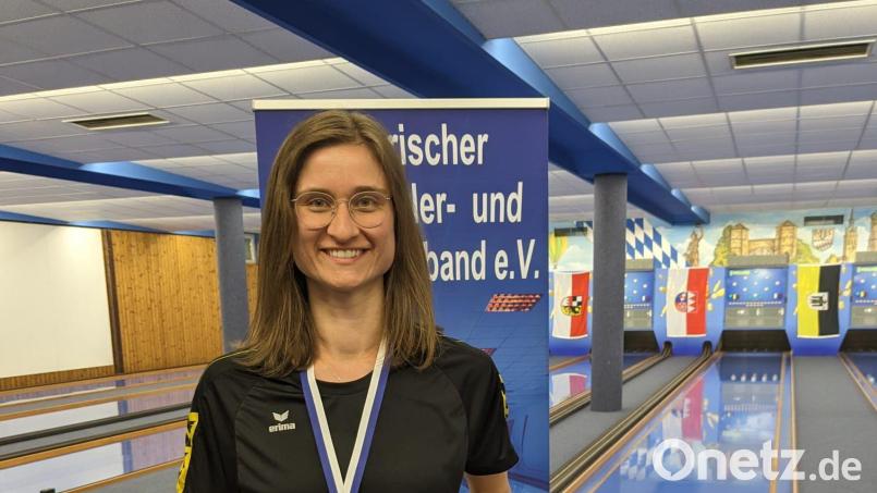 Melanie Seegerer ist bayerische Vizemeisterin im Kegeln. Bild: Marie Gradl